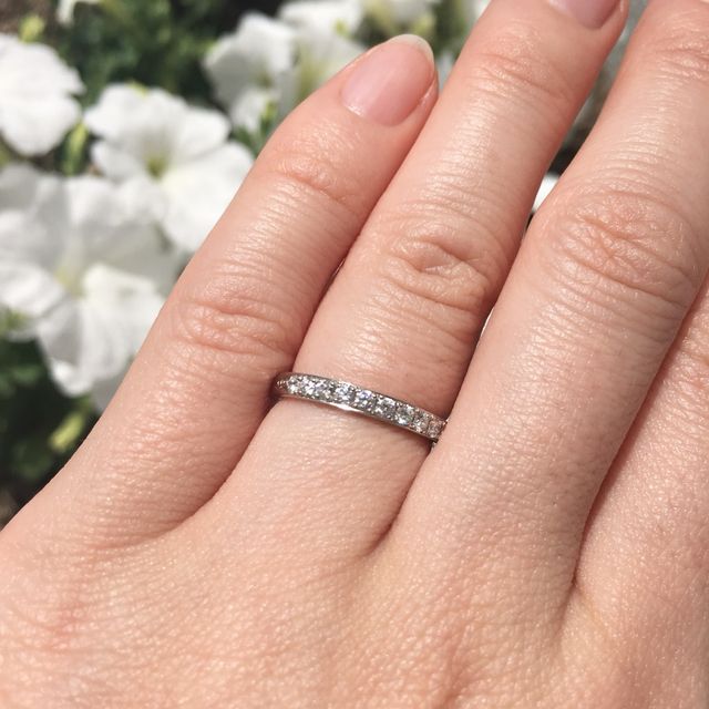 【GALA JEWELRY(ガラジュエリー)の口コミ】 結婚指輪は毎日付けるものなので着け心地重視で選びました。ハーフエタニ…