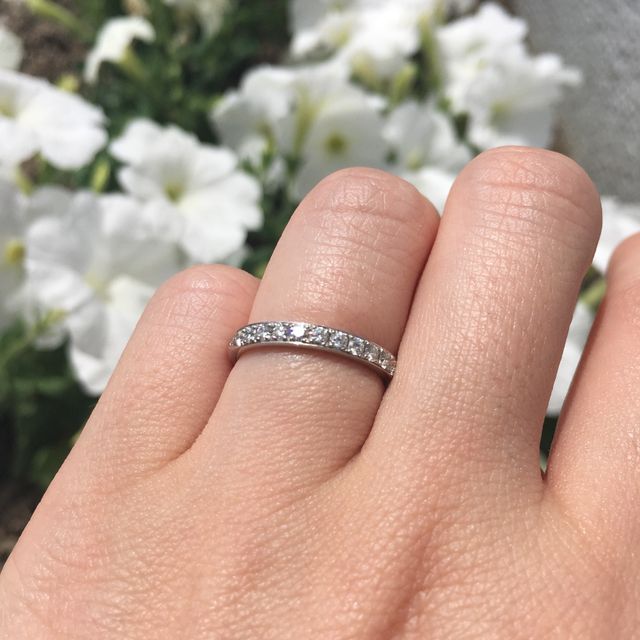 【GALA JEWELRY(ガラジュエリー)の口コミ】 結婚指輪は毎日付けるものなので着け心地重視で選びました。ハーフエタニ…