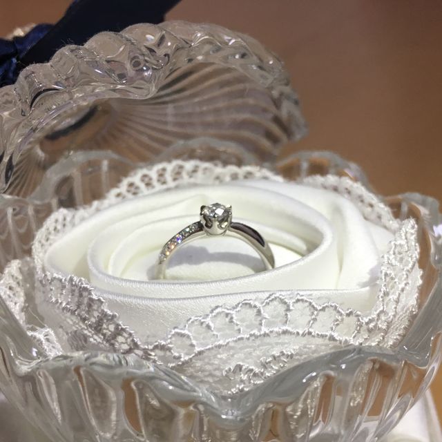 【4℃ BRIDAL(ヨンドシーブライダル)の口コミ】 今だけでなく、何十年先も身に付けられる指輪を探していました。
こちらの…