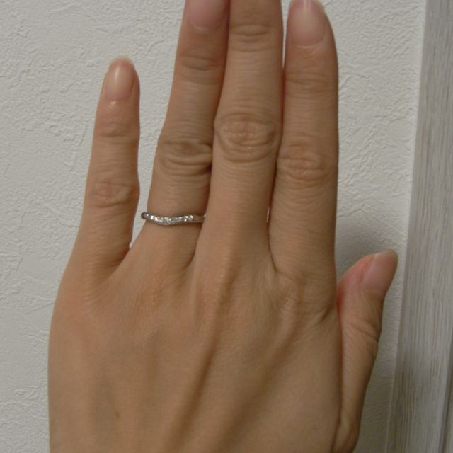 【ギンザタナカブライダル(GINZA TANAKA BRIDAL)の口コミ】 まず、Ｖラインは指が綺麗に見えます。それと、最初はフルエタニティと迷…