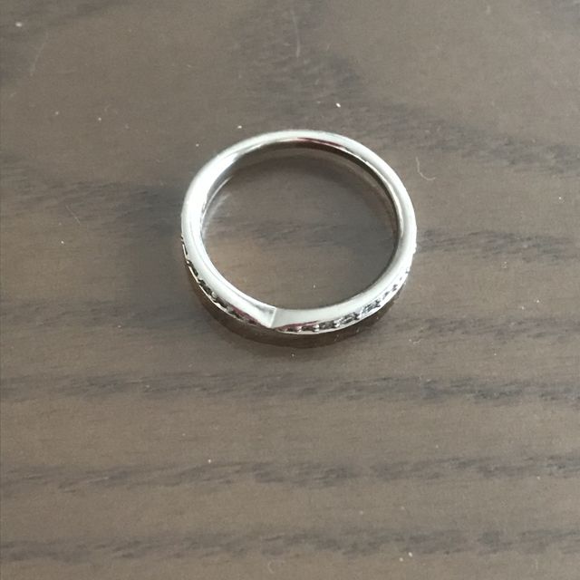 【ティファニー(Tiffany & Co.)の口コミ】 婚約指輪は購入しなかったので、結婚指輪で婚約指輪のような華やかさも兼…