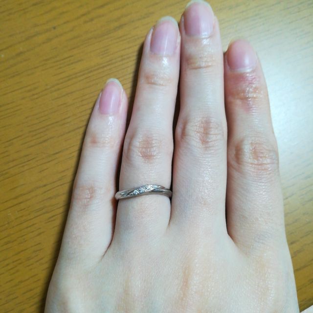 【アイプリモ(I-PRIMO)の口コミ】 シンプルなデザインよりも、ダイヤが真ん中にあしらわれているものを探し…