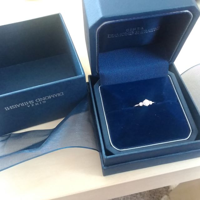 【銀座ダイヤモンドシライシの口コミ】 お渡しした方があまり派手なのは好みではないので、
派手すぎず、かと言っ…