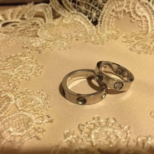 【ルイ・ヴィトン(LOUIS VUITTON)の口コミ】 結婚指輪は毎日着けたかった為、私のごつごつした手にも合うものを探して…