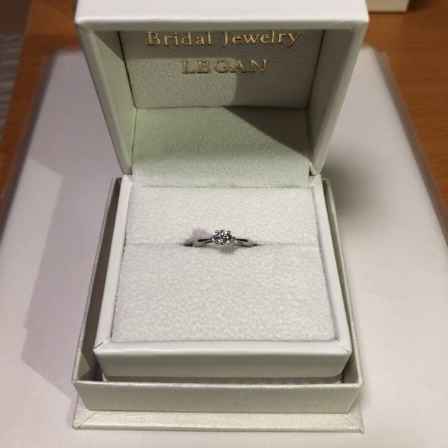 【LEGAN(レガン)の口コミ】 最初は婚約指輪の方は買わないつもりでお店へ行きましたが店長さんから
絶…