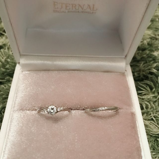 【ENUOVE(イノーヴェ)の口コミ】 シンプルだけど、キラキラして女性らしさのあるところが気に入りました。…