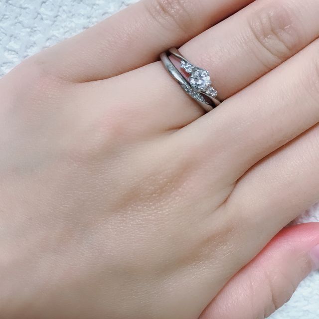 【ENUOVE(イノーヴェ)の口コミ】 シンプルだけど、キラキラして女性らしさのあるところが気に入りました。…