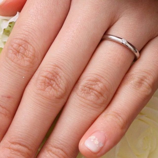 【canal4℃(カナルヨンドシー)の口コミ】 飽きのこないシンプルな指輪を探していたので、一粒の小さなダイヤモンド…