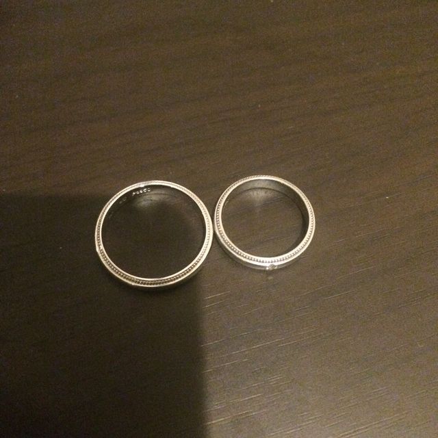 【4℃ BRIDAL(ヨンドシーブライダル)の口コミ】 同じようなデザインでも、指輪の幅の種類が細いものから太いものまで数種…