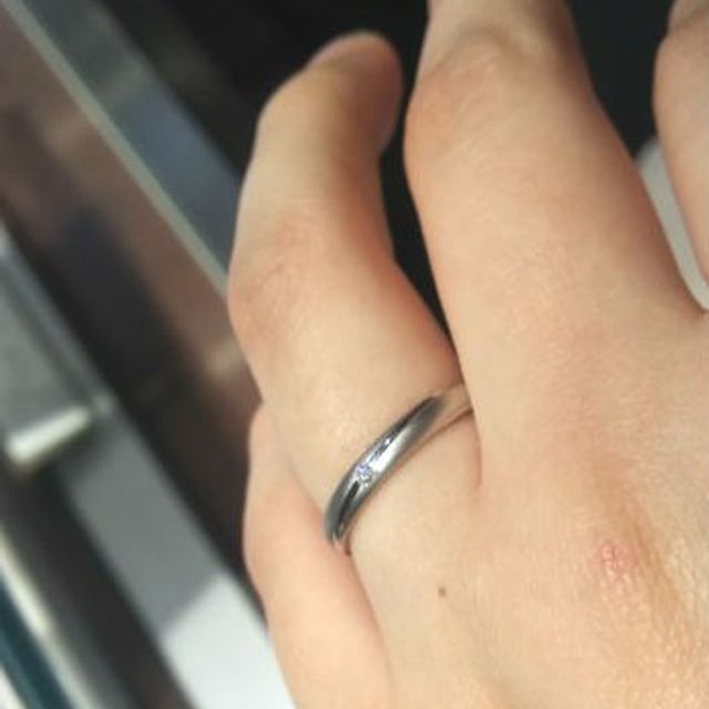 【PILOT BRIDAL(パイロットブライダル)の口コミ】 指に当たる面の方は多少丸みを帯びているのでソフトな感触であり、他のブ…