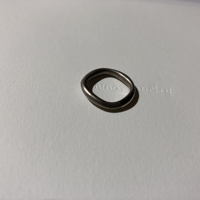 【mina.jewelry(ミナジュエリー)の口コミ】 いびつな形でコロンとした指輪をイメージしていたので、そのイメージをそ…