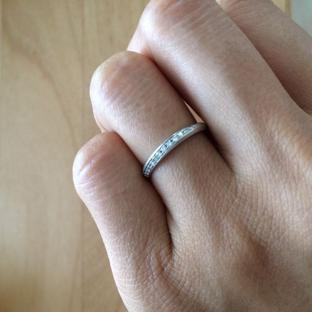 【4℃ BRIDAL(ヨンドシーブライダル)の口コミ】 シンプルだけど、ダイヤがあるのでほんの少しの特別感があります。
婚約指…