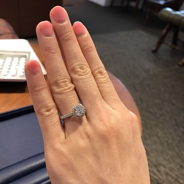 【銀座ダイヤモンドシライシの口コミ】 ハリーとカルティエも検討してましたが、ブランドを諦めれば、同じ予算で…