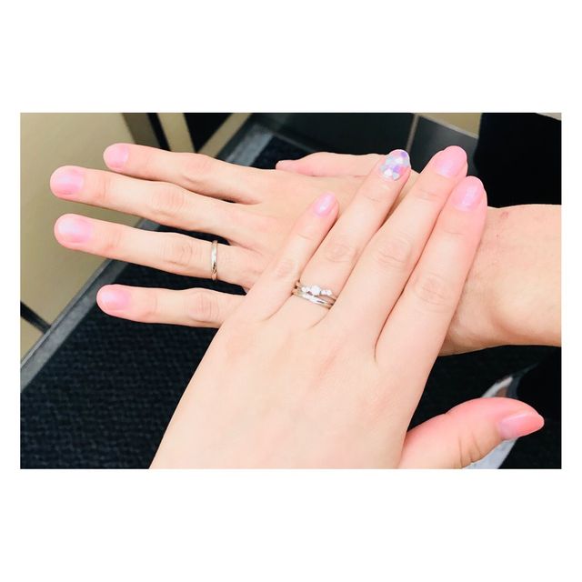 【アイプリモ(I-PRIMO)の口コミ】 女性のデザインの指輪について、婚約指輪とダブルリングで着用することを…