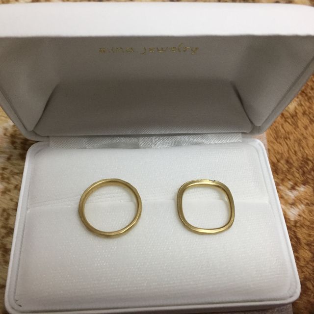 【mina.jewelry(ミナジュエリー)の口コミ】 新婦がフェイスブックで偶然発見し、ここがいいなぁと思っておりました。
…