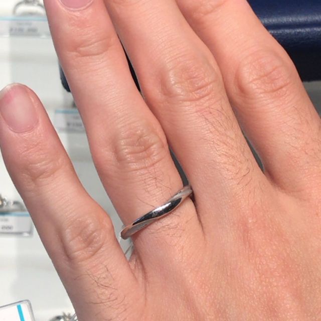 【銀座ダイヤモンドシライシの口コミ】 ダイヤモンドの品質がとても良く、輝きが綺麗でした。国内初めてのブライ…