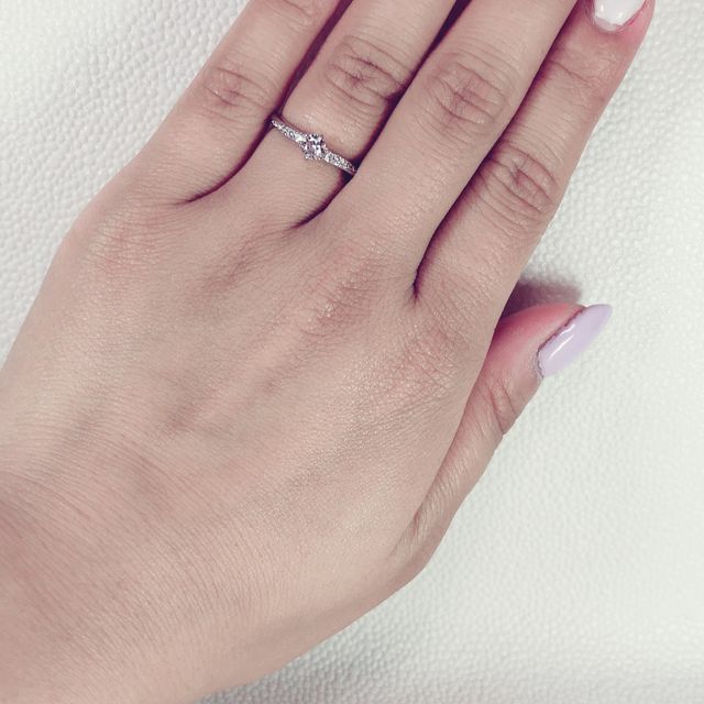 【銀座ダイヤモンドシライシの口コミ】 担当だった副店長さんの対応が非常に良く、デザインも豊富であることから…