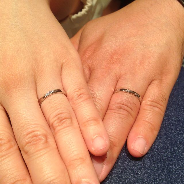 【銀座ダイヤモンドシライシの口コミ】 まず、デザインが控えめだけど華があり、可愛いのに品があって好みでした…