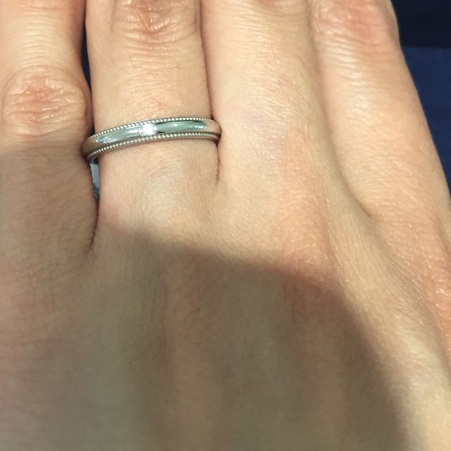 【4℃ BRIDAL(ヨンドシーブライダル)の口コミ】 シンプルなデザインだけど、ミルウチでお洒落です。カラーも、数色ありま…