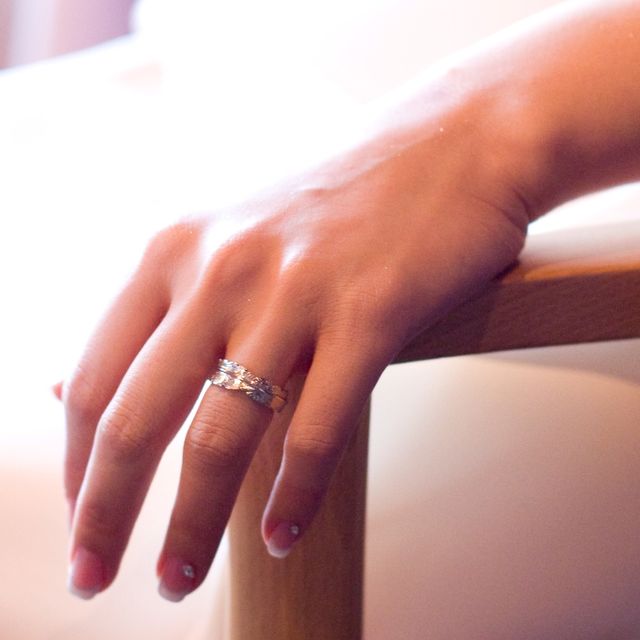 【biulahの口コミ】 フルオーダーで作成しました。
材質もプラチナやゴールドなどから選ぶこと…