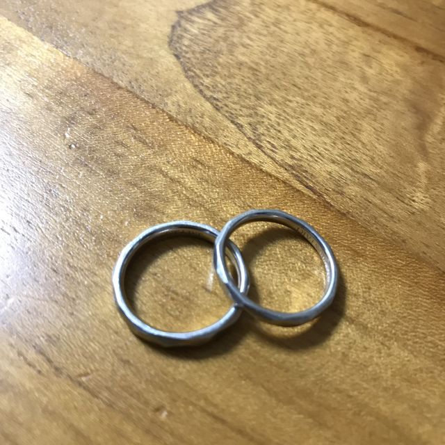 【BRILLIANCE+(ブリリアンスプラス)の口コミ】 日頃のカジュアルな服装にも合うこと、お互い日常的につけるものなのでス…