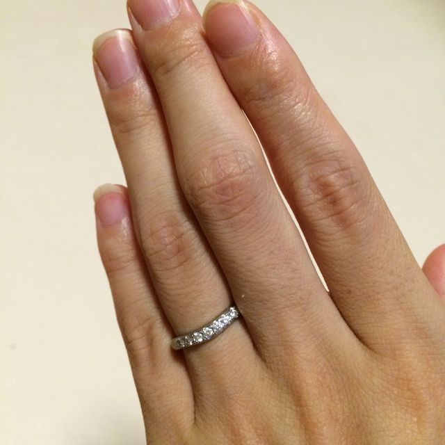 【MIKIMOTO(ミキモト)の口コミ】 毎日つけるリングなので、フィット感があり、ハーフエタニティで輝きの綺…