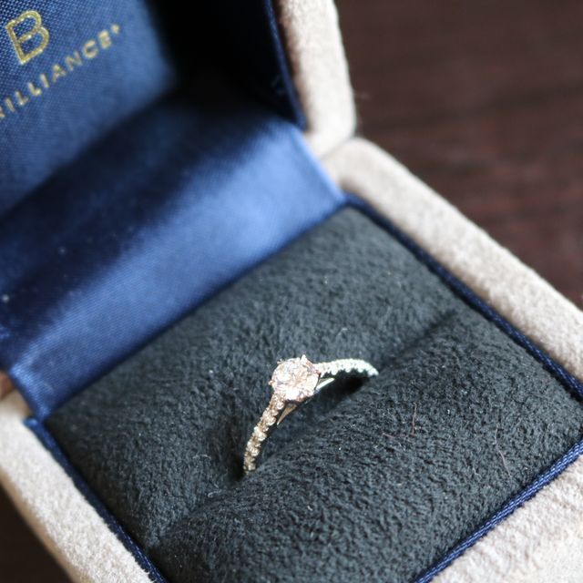 【BRILLIANCE+(ブリリアンスプラス)の口コミ】 ダイヤモンドのみを、プロポーズ用に購入でき、リングはプロポーズ後に、…