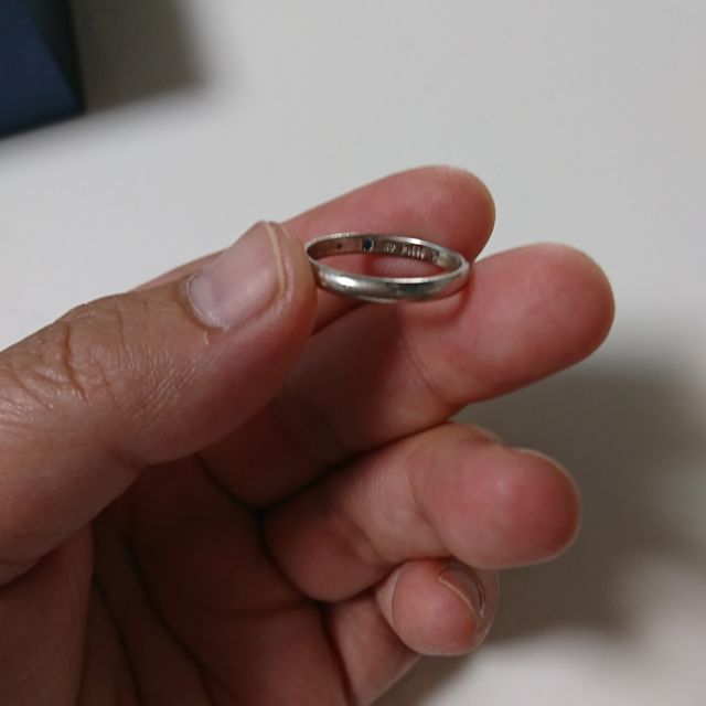【Something Blue(サムシングブルー)の口コミ】 丈夫で曲がりにくいpt999なのにペアで10万円という低価格にとても惹かれま…