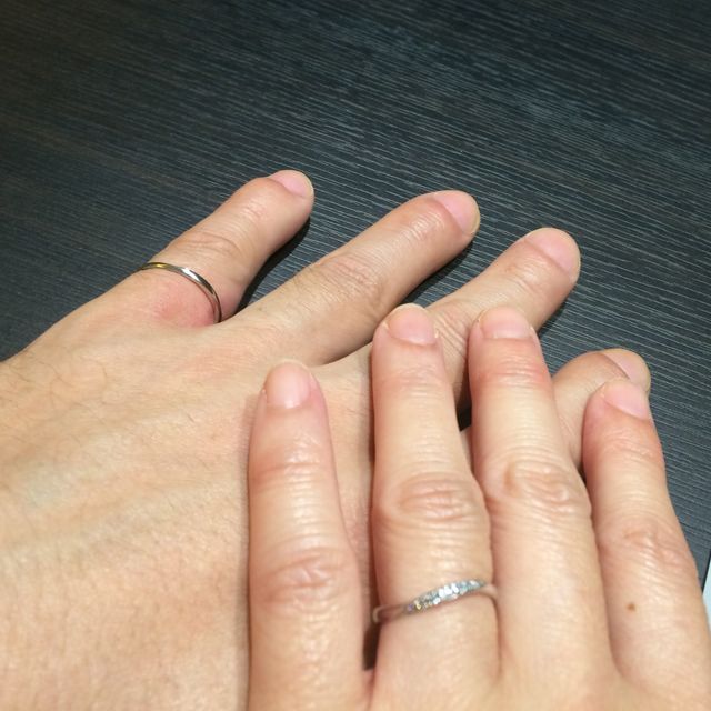 【HOSHI no SUNA 星の砂(ほしのすな)の口コミ】 シンプルだけど、緩やかなカーブが指先を綺麗に見せてくれ、またメレダイ…