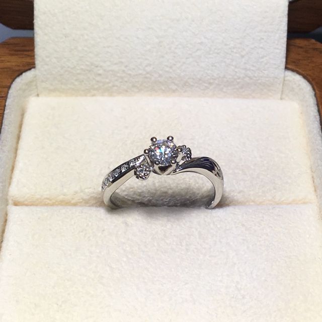 【Makana(マカナ)の口コミ】 最近、ハワイアンジュエリーなるものと出逢い、とても気に入って毎日、着…