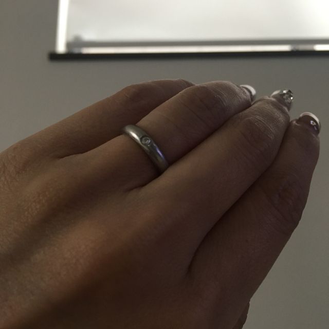 【カルティエ(Cartier)の口コミ】 とにかくシンプルなものがよかったので
ダイヤ一つのものを選びました。
…