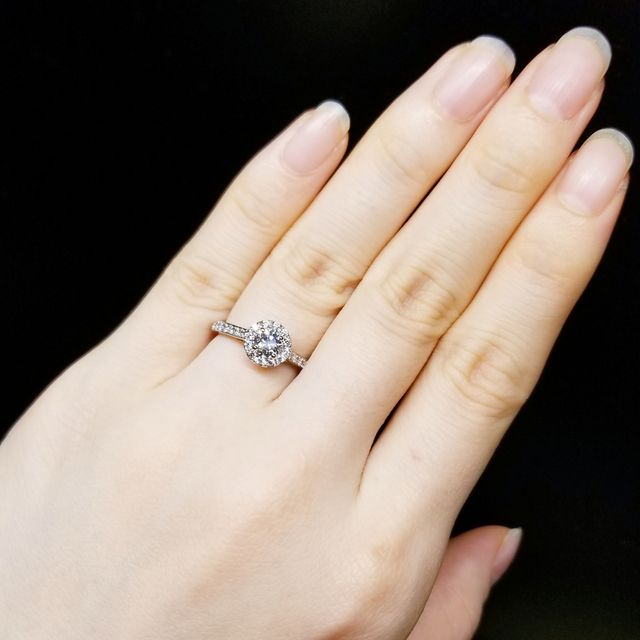 【ラザール ダイヤモンド(LAZARE DIAMOND)の口コミ】 どうしても指輪は自分で選びたく、後悔もしたくなかったので10件以上回り…