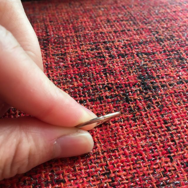 【Jupiter BLANTELIE(ジュピターブラントリエ)の口コミ】 華奢なデザインと、ゴールドとロゼの中間のような色がとても好みでした。…