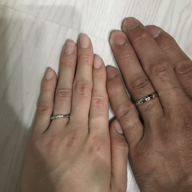 【アイプリモ(I-PRIMO)の口コミ】 華奢だけど高級感があって清楚感があるのが良かった。

ダイヤも大きすぎ…