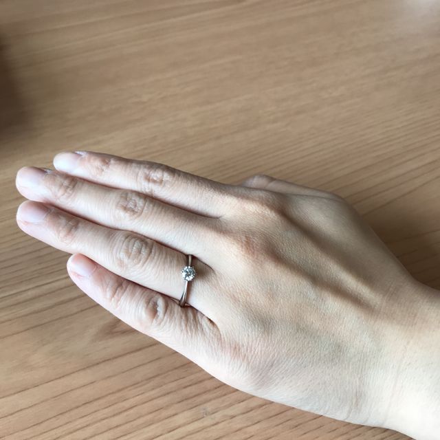 【アイプリモ(I-PRIMO)の口コミ】 一番シンプルな形で結婚指輪と重ね付けしやすい綺麗なデザインでした。
ダ…