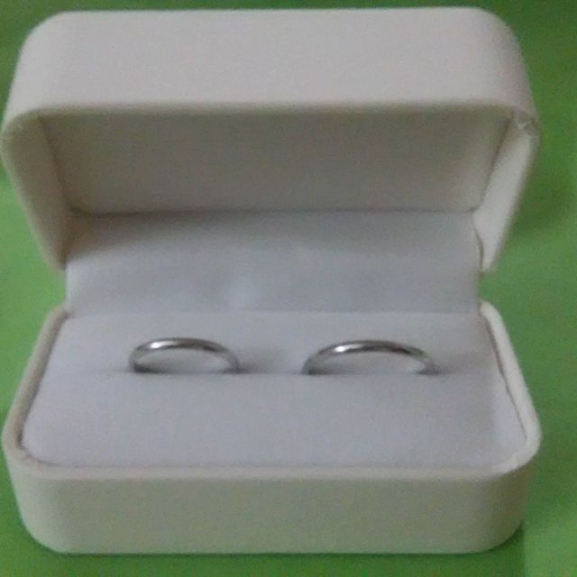 【Miss Platinumの口コミ】 ・仕事でも装着できるシンプルなもの
・全く同じデザインのペア
・プラチ…