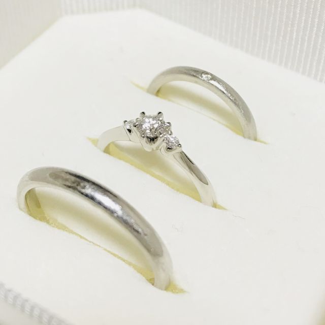 【4℃ BRIDAL(ヨンドシーブライダル)の口コミ】 仕事でもつけられるようにシンプルなものを探していたので、イメージにぴ…