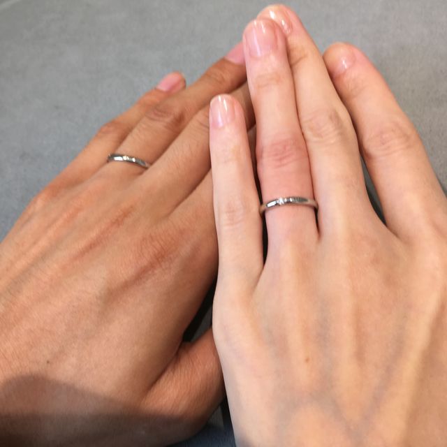 【アイプリモ(I-PRIMO)の口コミ】 指輪のシンプルなデザインと華奢なフォルム、付けた際の指の感じが気に入…