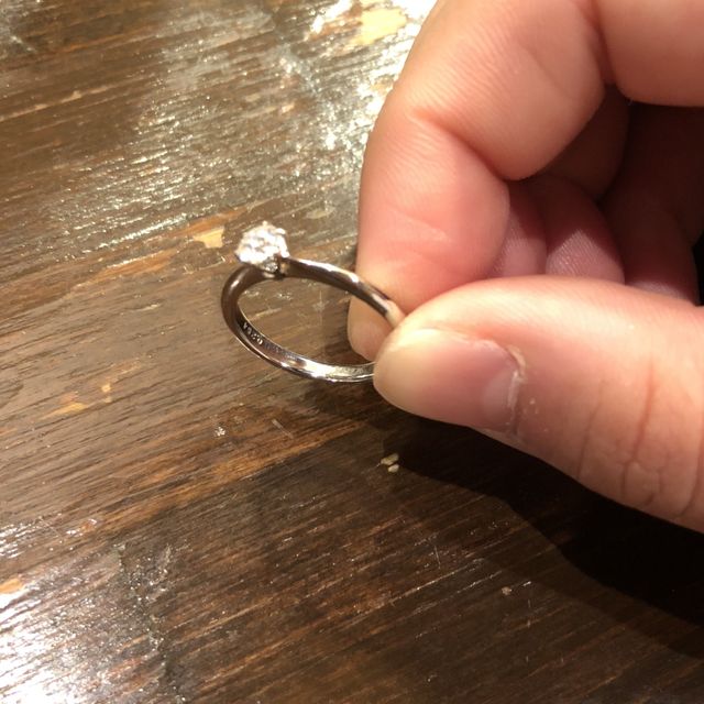 【アイプリモ(I-PRIMO)の口コミ】 種類が豊富な結婚指輪の中から、0.3カラットに近く、ダイヤモンドの透明度…
