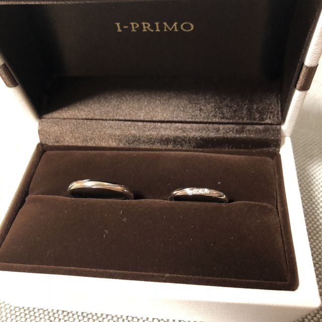 【アイプリモ(I-PRIMO)の口コミ】 男性の方はすごくシンプルで、いつでもつけていける。指輪自体も薄くてつ…