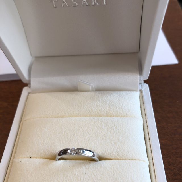 【TASAKI(タサキ)の口コミ】 最初はウェーブ型のダイヤがついている指輪を探していたのですが、なかな…