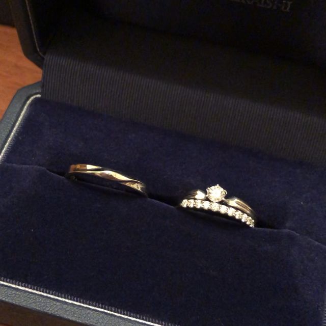 【銀座ダイヤモンドシライシの口コミ】 今回、マリッジリングを購入しました。重ね付けした時に、他店で買ったエ…