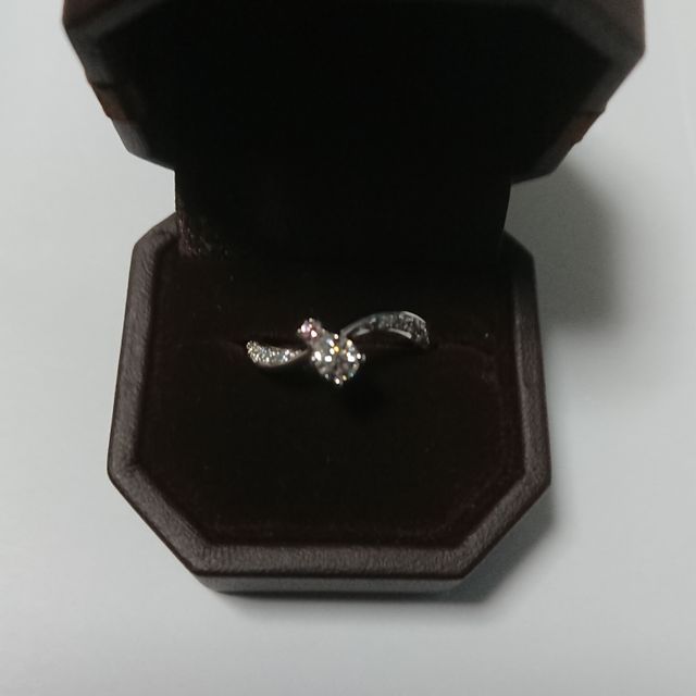 【アイプリモ(I-PRIMO)の口コミ】 彼女のお気に入りでもありましたが
性格なども指輪と相性が良かったことが…