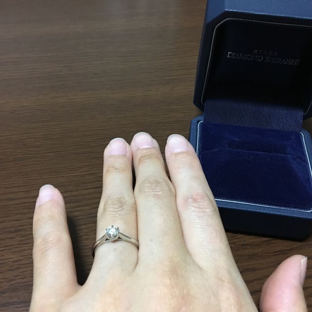 【銀座ダイヤモンドシライシの口コミ】 彼と2人でお店に行って選びました。いろいろ悩みましたが、シンプルで、後…