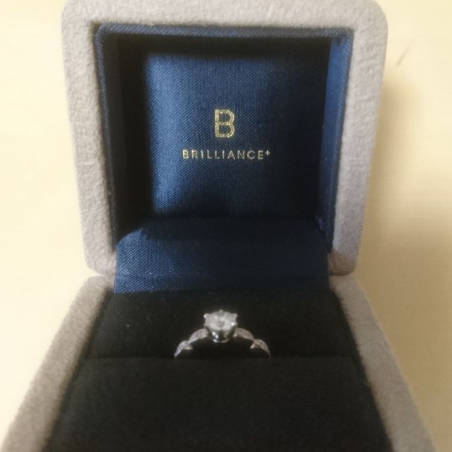 【BRILLIANCE+(ブリリアンスプラス)の口コミ】 初めてのプロポーズでわからないことが多く、たくさんインターネットで調…
