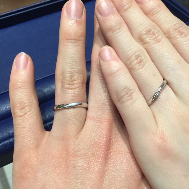 【銀座ダイヤモンドシライシの口コミ】 さりげないデザインで、普段の生活でもあまり派手にならないものが欲しか…