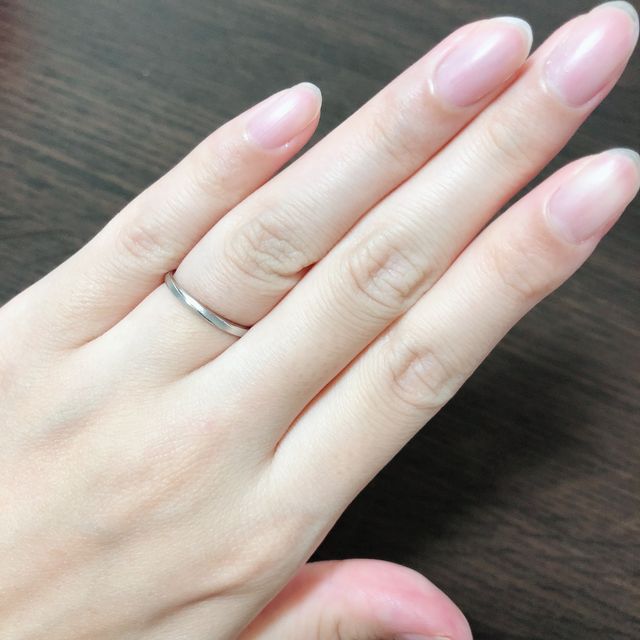 【アイプリモ(I-PRIMO)の口コミ】 とてもシンプルなのに、入っているラインがとてもキラキラ輝いてかわいく…