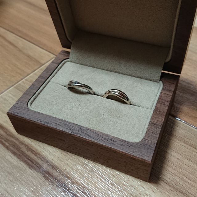【入倉康ジュエリー工房の口コミ】 婚約指輪は私が気に入ったものであればいいという事だったので、結婚指輪…