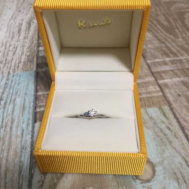 【ケイウノ ブライダル(K.UNO BRIDAL)の口コミ】 指輪のデザインがとても気に入りました。V字のラインのカーブ具合がちょう…