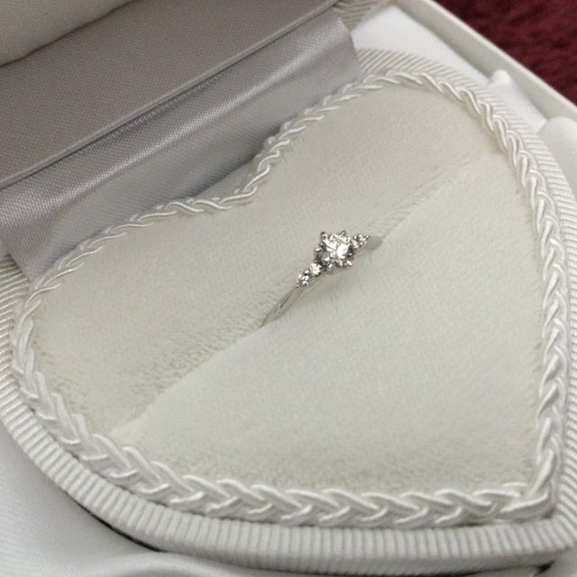 【BRILLIANCE+(ブリリアンスプラス)の口コミ】 プロポーズ用とはいえ、やはり、男ひとりで宝石店に行くのは敷居が高かっ…